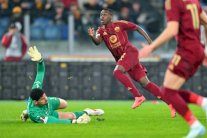 سعود عبد الحميد يثبت جدارته في روما رغم التحديات والتغييرات التدريبية