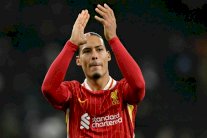 بطولة إنكلترا: فان دايك مدافع ليفربول