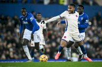 بطولة إنكلترا: تشلسي يفرّط بالصدارة وخسارة فادحة ليونايتد