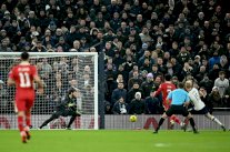 كأس الرابطة الإنكليزية: توتنهام يحسم مواجهة ذهاب نصف النهائي ضد ليفربول بهدف وحيد