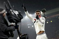 بطولة إنكلترا: يونايتد يفرض التعادل على ليفربول ويحرمه من الابتعاد في الصدارة