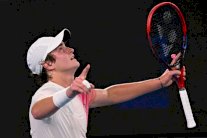 ألكاراس يشيد بفونسيكا ويتوقّع أن يصبح بين الأفضل في العالم 