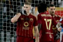 بطولة إيطاليا: روما يتابع صحوته ويعبر اختبار جنوى بنجاح