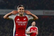 بطولة إنكلترا: أرسنال يهزم توتنهام ويقلص الفارق عن ليفربول الى 4 نقاط