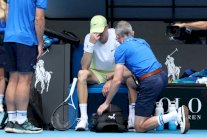 أستراليا المفتوحة: سينر يبلغ ربع النهائي بعد رعاية طبيّة وشفيونتيك تسحق 