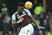 النصر يعلن تعاقده مع مهاجم أستون فيلا الدولي الكولومبي دوران