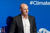 إلياش يتعهد بالعمل على ملف البيئة في حال انتخابه رئيسا للأولمبية الدولية