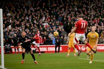 بطولة إنكلترا: نوتنغهام يكتسح برايتون بسباعية تاريخية ويتشارك أرسنال الوصافة موقتا