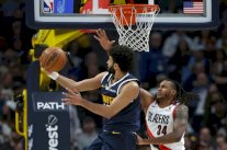 أن بي ايه: موراي يسجل أعلى عدد من النقاط في مسيرته ويقود ناغتس لفوز ثامن تواليا