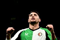 دوري أبطال أوروبا: فينورد يقصي ميلان المنقوص ويبلغ ثمن النهائي