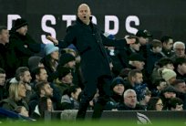 بطولة إنكلترا: إيقاف مدرب ليفربول سلوت لمباراتين بعد أحداث دربي المرسيسايد