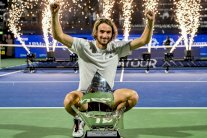 دورة دبي: تسيتسيباس يحرز لقبه الثاني عشر في مسيرته