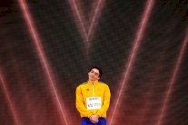 مونديال القوى داخل قاعة: دوبلانتيس وهولواي يتوجان للمرة الثالثة تواليا