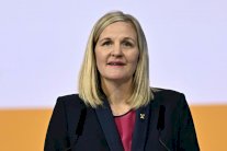 الزمبابوية كوفنتري أول سيدة وإفريقية تفوز برئاسة اللجنة الأولمبية الدولية