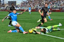 بطولة إيطاليا: نابولي يهدر فرصة الانفراد موقتا بالصدارة بتعادل مرير امام فينيتسيا