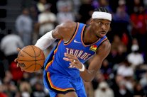 دوري أن بي ايه: غلجيوس-ألكسندر يقود ثاندر للفوز على كليبرز