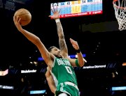 دوري أن بي ايه: سلتيكس وثاندر يواصلان زخم الانتصارات وفوز ثمين لليكرز على غريزليز