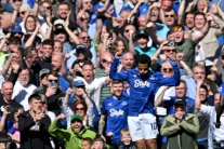 بطولة إنكلترا: إيفرتون يمهد طريق اللقب أمام ليفربول بتعادله مع أرسنال