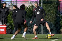 رابطة الدوري الإسباني تستأنف قرار السماح لأولمو وباو باللعب مع برشلونة حتى نهاية الموسم