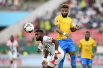 وفاة المهاجم الغابوني بوبيندزا بعد سقوطه من الطابق الحادي عشر