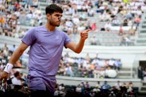 دورة روما: ألكاراس بصعوبة إلى ربع النهائي