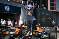 جائزة إيميليا-رومانيا: فيرستابن يحرز المركز الأول في السباق الـ 400 لريد بول