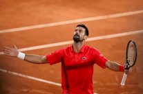 ديوكوفيتش يلمح إلى خوضه المباراة الأخيرة في رولان غاروس