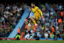 بطولة إنكلترا: مانشستر سيتي يفتتح تعاقداته بضم الجزائري آيت-نوري