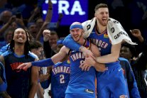 أن بي ايه: أوكلاهوما سيتي ثاندر يحرز لقبه الأول بحسمه المباراة السابعة أمام إنديانا بايسرز