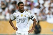 بيلينغهام يؤكد خضوعه لجراحة بكتفه بعد مونديال الإندية