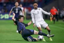 بطولة إنكلترا: توتنهام يعزز دفاعه بالياباني تاكاي