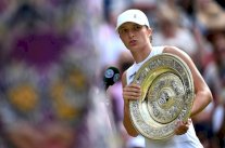 بطولة ويمبلدون: شفيونتيك تسحق أنيسيموفا وتحرز لقبها السادس الكبير