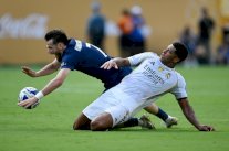 بيلينغهام يغيب نحو ثلاثة أشهر بعد جراحة ناجحة في الكتف