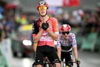 طواف فرنسا: الهولندي آرينسمان بطل المرحلة 19 وبوغاتشار يقترب من اللقب الرابع