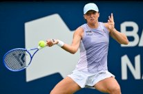 دورة مونتريال: شفيونتيك تستهل مشوارها بقوة وأوساكا تعاني وبوشار تودع ملاعب الكرة الصفراء