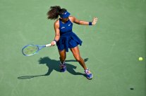 دورة مونتريال: أوساكا تغلب أوستابنكو وتبلغ الدور الرابع