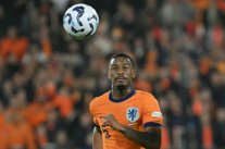 بطولة إنكلترا: تشلسي يتعاقد مع الظهير الأيسر الهولندي هاتو