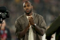 وست هام يعلن رحيل هدافه التاريخي الجامايكي أنتونيو