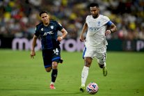 الدوسري يعود إلى تدريبات الهلال بعد شفائه من الإصابة