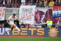 مانشستر يونايتد ونيوكاسل يقدمان عرضين لضم شيشكو (تقارير)