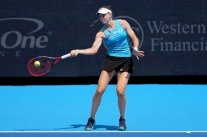 دورة سينسيناتي: ريباكينا تطيح بسابالينكا وشفيونتيك إلى نصف النهائي بسهولة