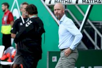 باير ليفركوزن يقيل تن هاغ بعد مرحلتين على بداية الدوري الألماني