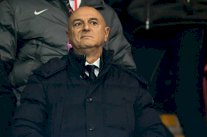 بطولة إنكلترا: ليفي يتنحى بشكل مفاجئ عن منصبه كرئيس لتوتنهام