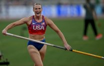 مونديال طوكيو: الأميركية مون تحرز ذهبية القفز بالزانة للمرة الثالثة تواليا