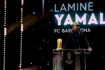 والد لامين جمال يصف عدم فوز ابنه بالكرة الذهبية بـ