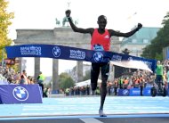 ماراثون برلين: الفوز من نصيب الكينيين ساويه ووانجيرو