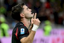 بطولة إيطاليا: ميلان المنقوص يسقط نابولي ويخطف الصدارة