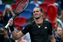 زفيريف يكرر انتقادات فيدرر لتوحيد أرضيات الملاعب