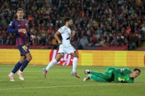 دوري أبطال أوروبا: سان جرمان يهزم برشلونة في عقر داره وفوز أرسنال على أولمبياكوس