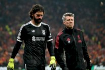 بطولة إنكلترا: سلوت يؤكد غياب أليسون الى ما بعد النافذة الدولية المقبلة